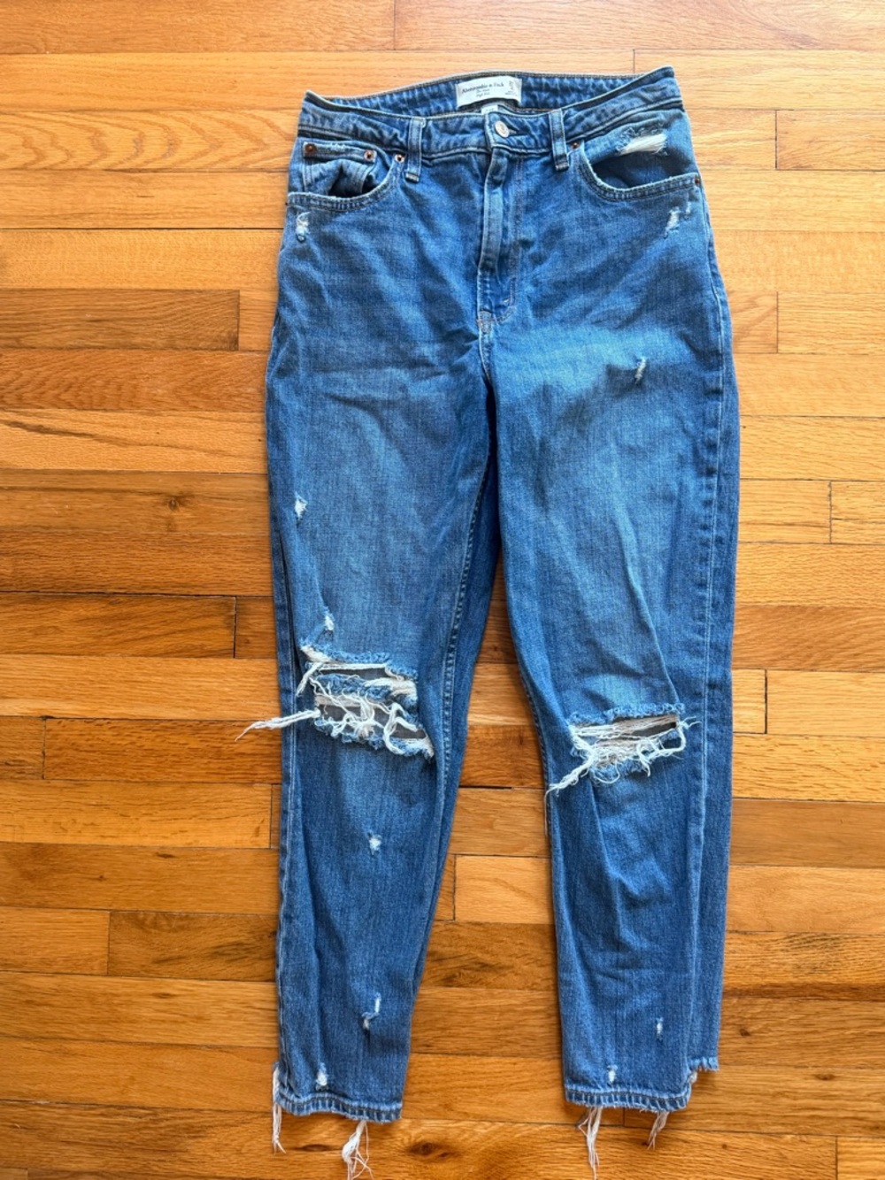 ABERCROMBIE & FITCH Curve Love The Mom High Rise Distressed Medium Wash Jean 27